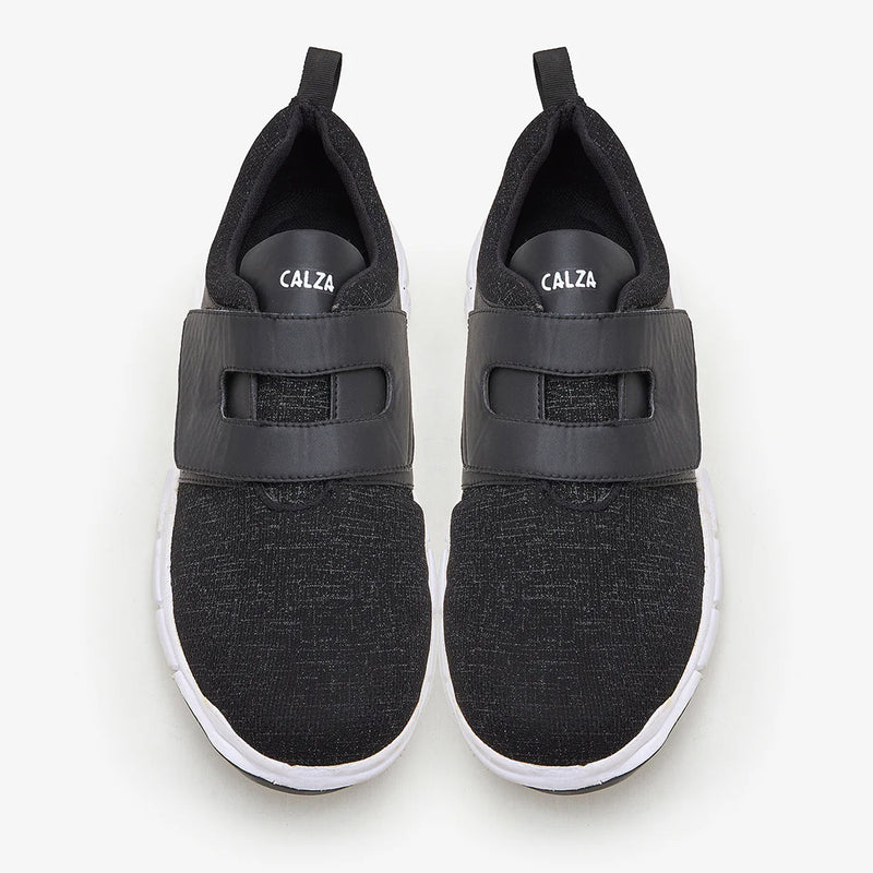 black sports shoes
