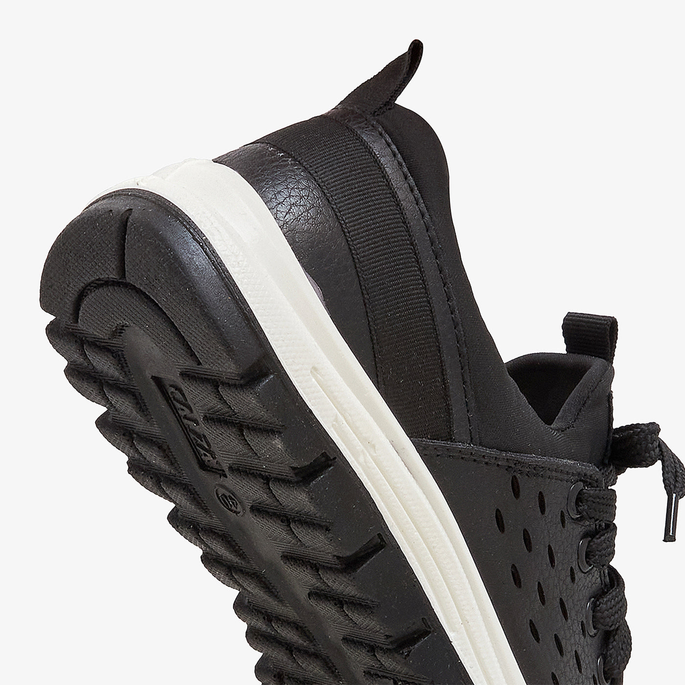branded sports shoes for men